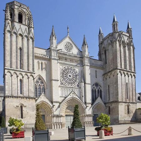 • Bel Appartement - Centre Historique De Poitiers Kültér fotó