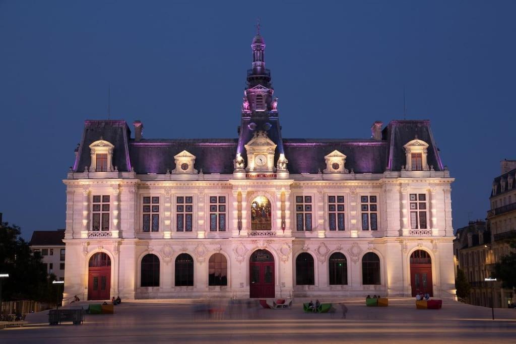 • Bel Appartement - Centre Historique De Poitiers Kültér fotó