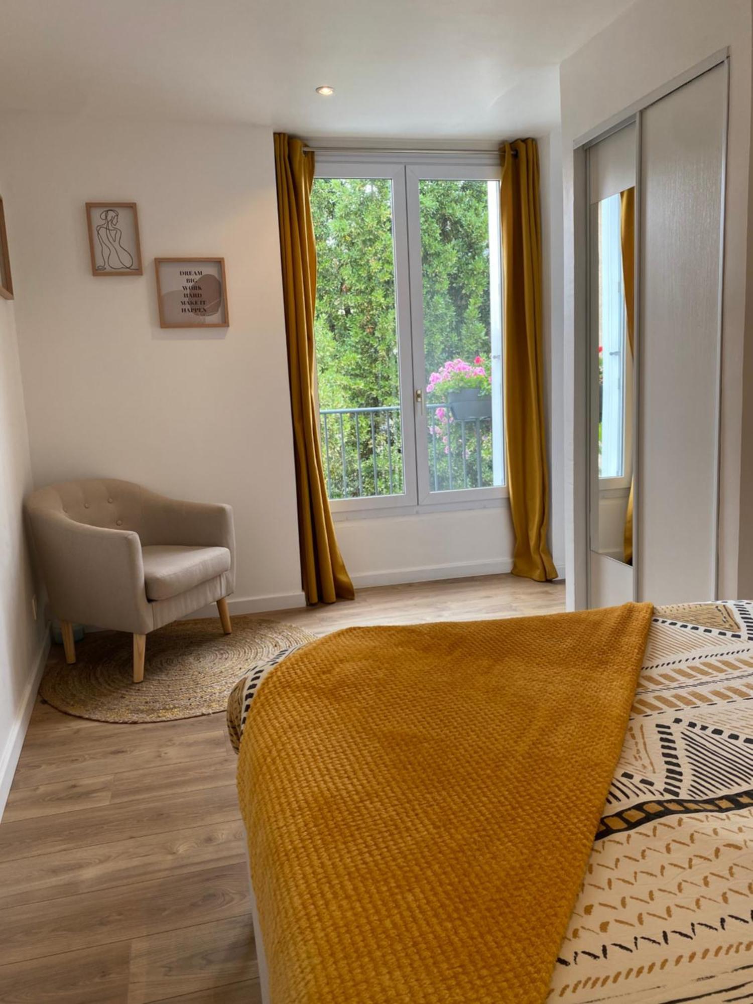 • Bel Appartement - Centre Historique De Poitiers Kültér fotó
