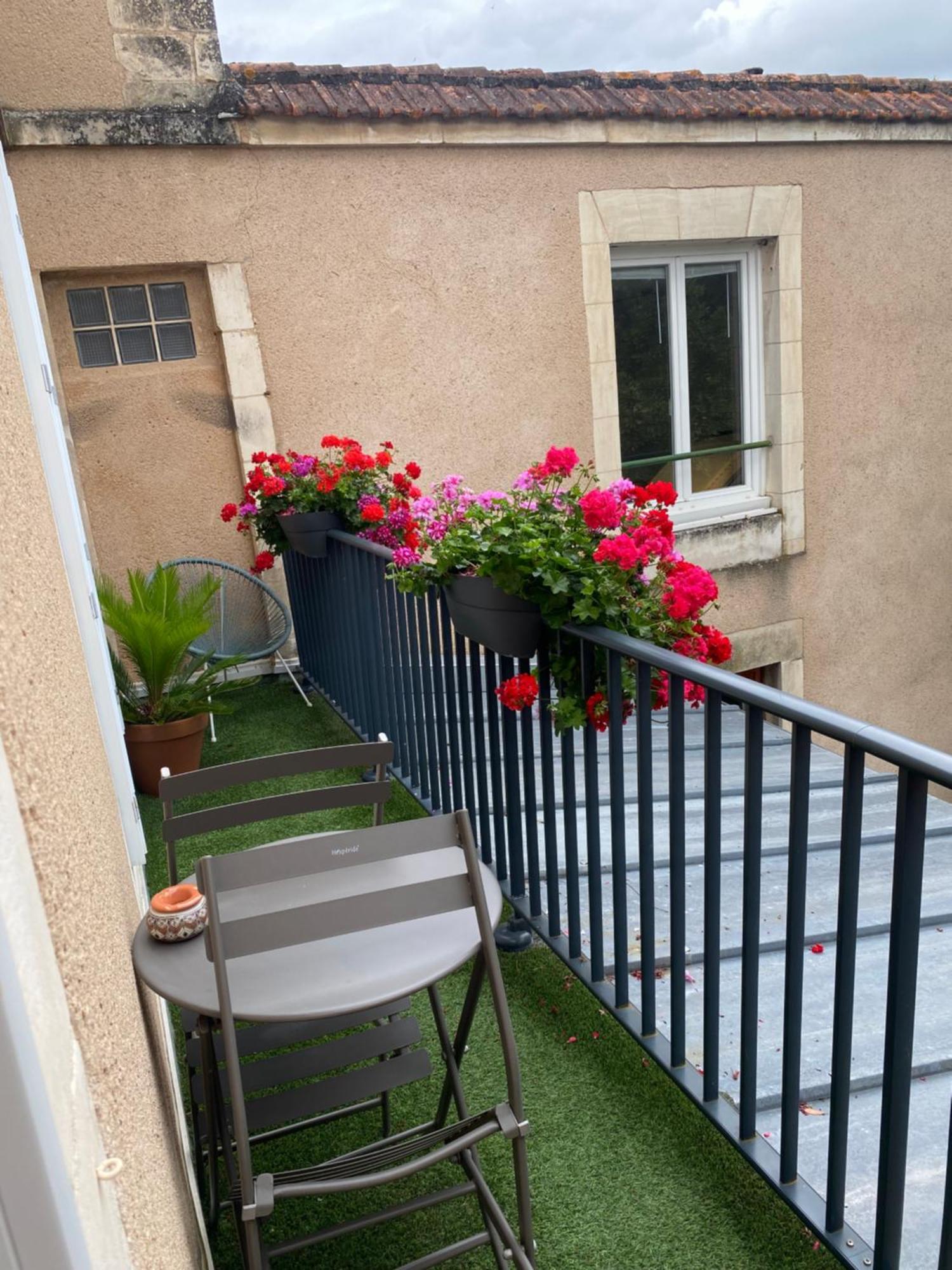 • Bel Appartement - Centre Historique De Poitiers Kültér fotó