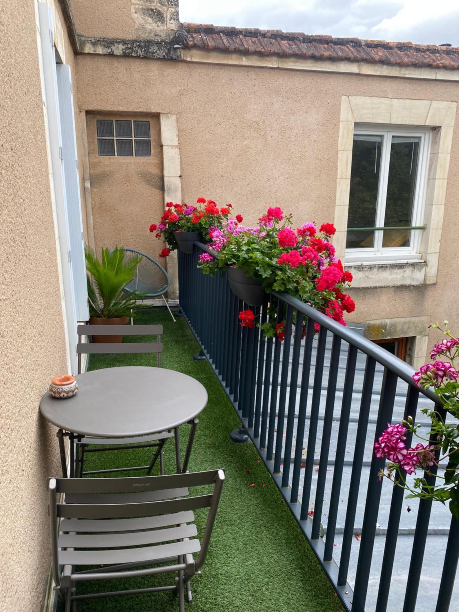 • Bel Appartement - Centre Historique De Poitiers Kültér fotó