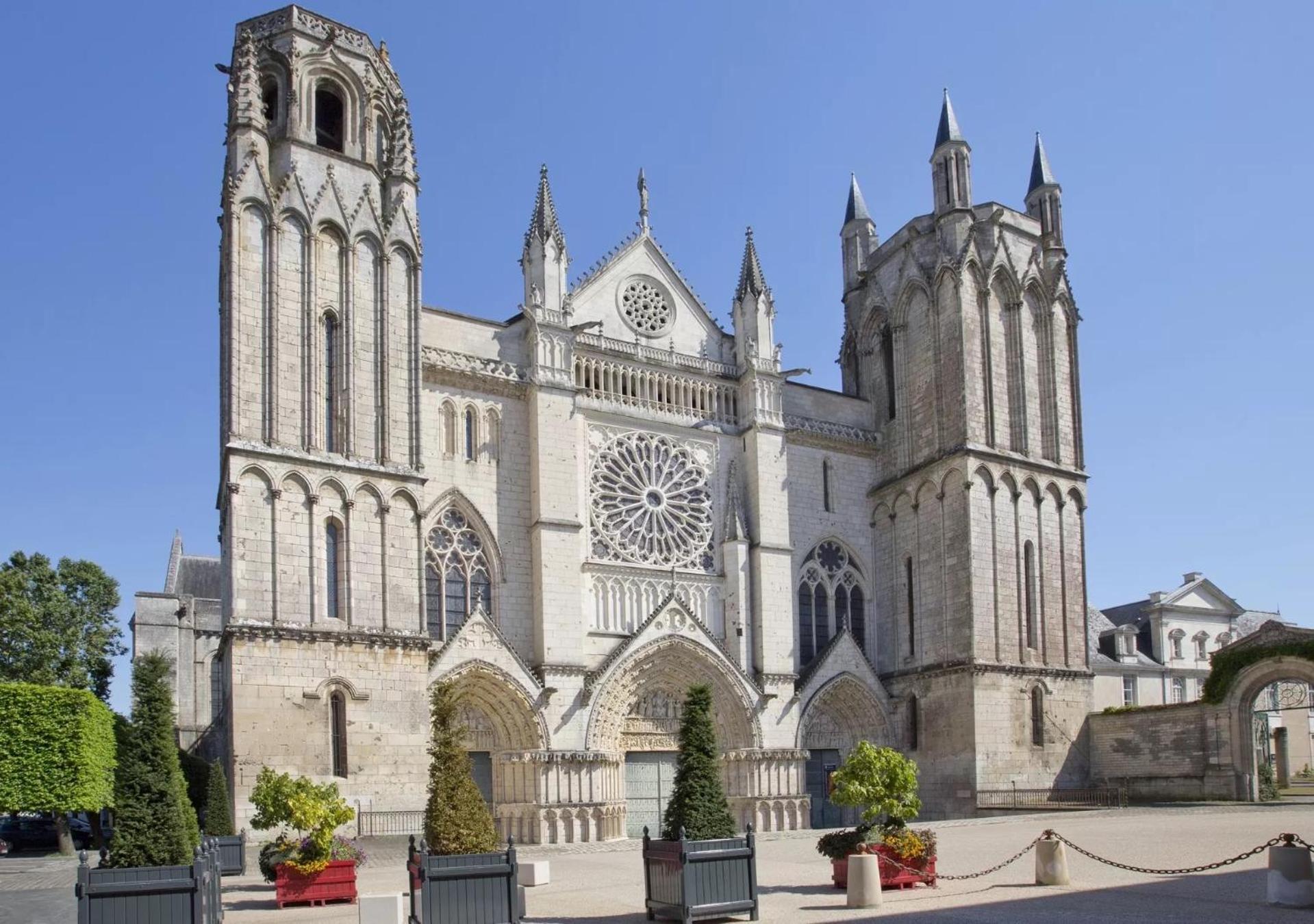 • Bel Appartement - Centre Historique De Poitiers Kültér fotó
